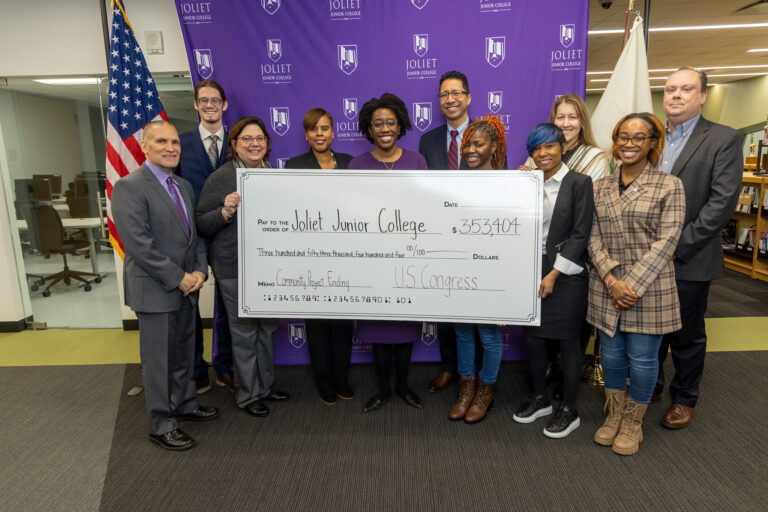 Rep. Underwood secures federal funding for entrepreneur and business center at Joliet Jr. College