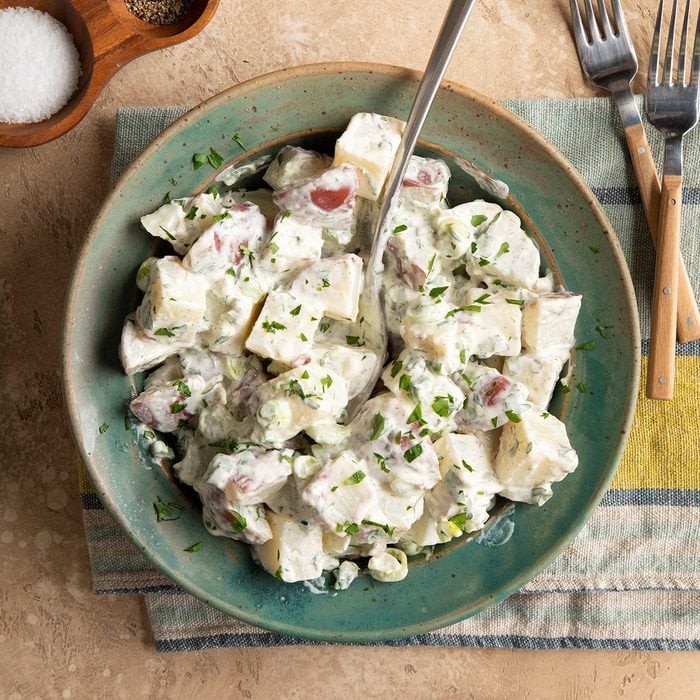 Dill Potato Salad Recipe: Refreshing and Flavorful Dish for 8 in Just an Hour