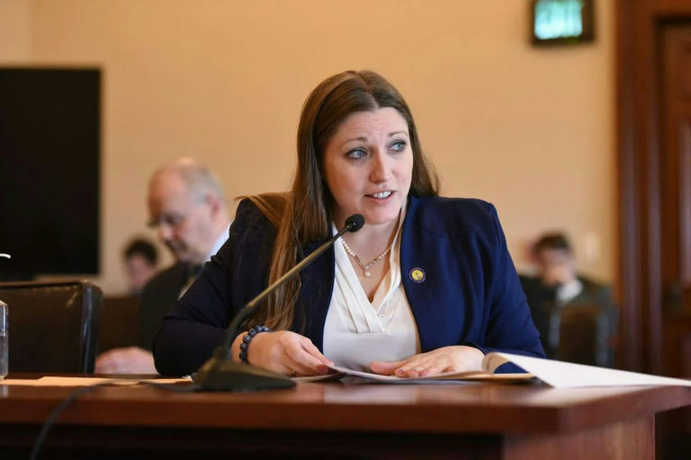 New Illinois Legislation Aims to Regulate AI and Enhance Data Privacy